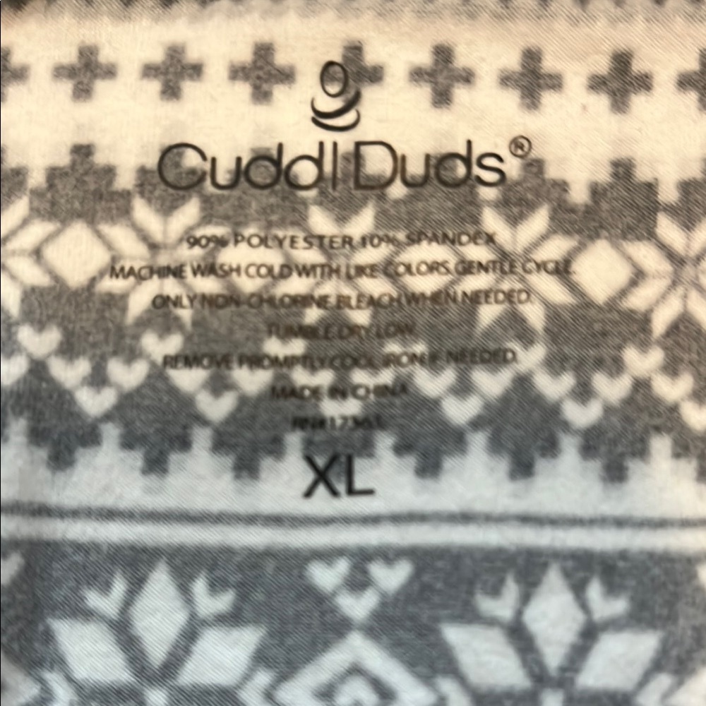 Black And White Patterned Lounge Set - image 3